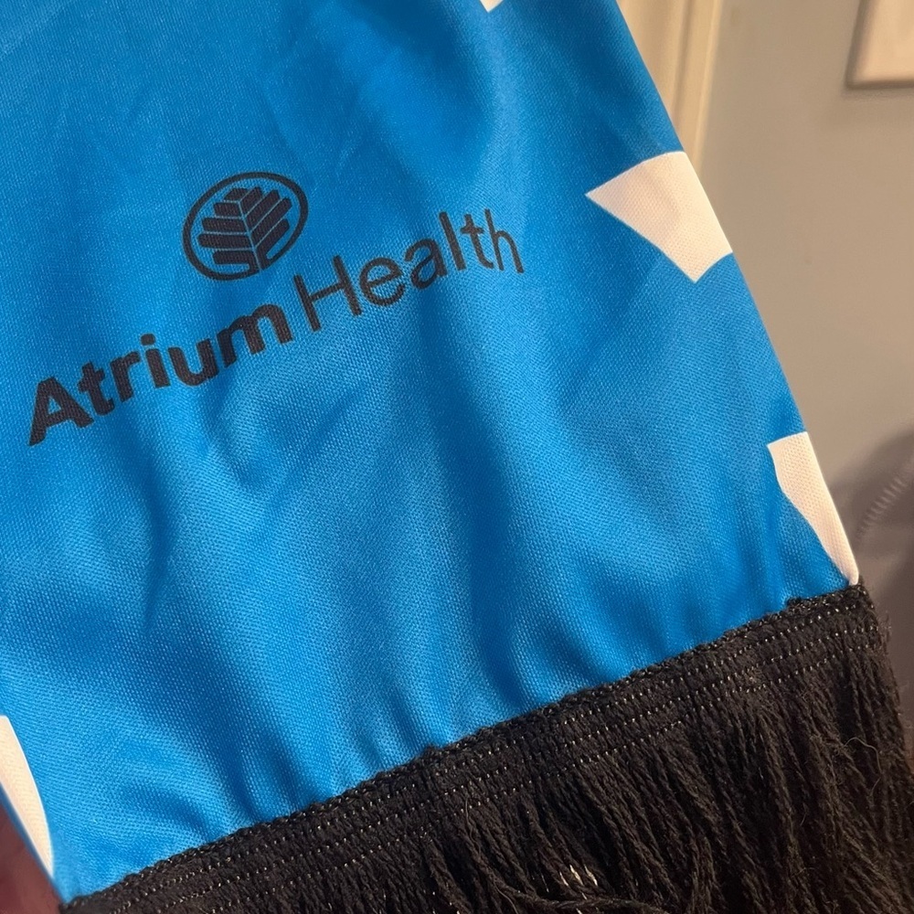 ⚽️💙CLTFC 💙⚽️MLS Blue and White SILKY Scarf with black fringe - Picture 8 of 12